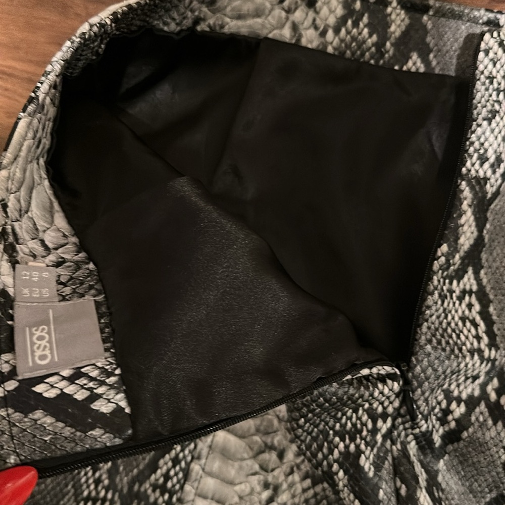 ASOS mini skirt - Picture 3 of 12